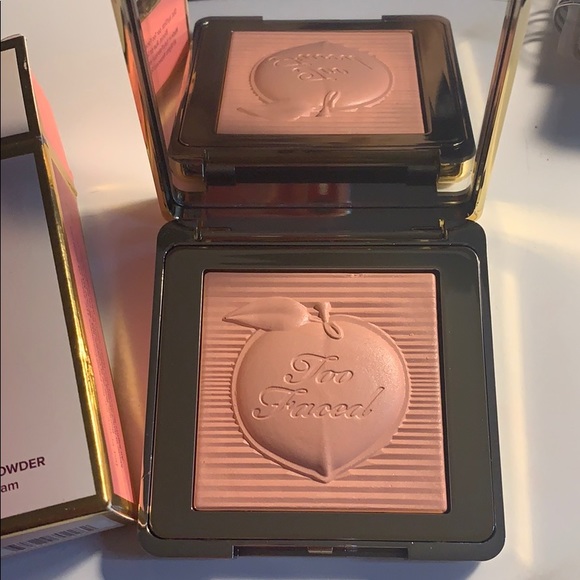 Too faced peach blur powder - Picture 2 of 5